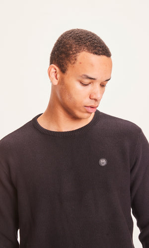 Pique Badge Knit o-neck